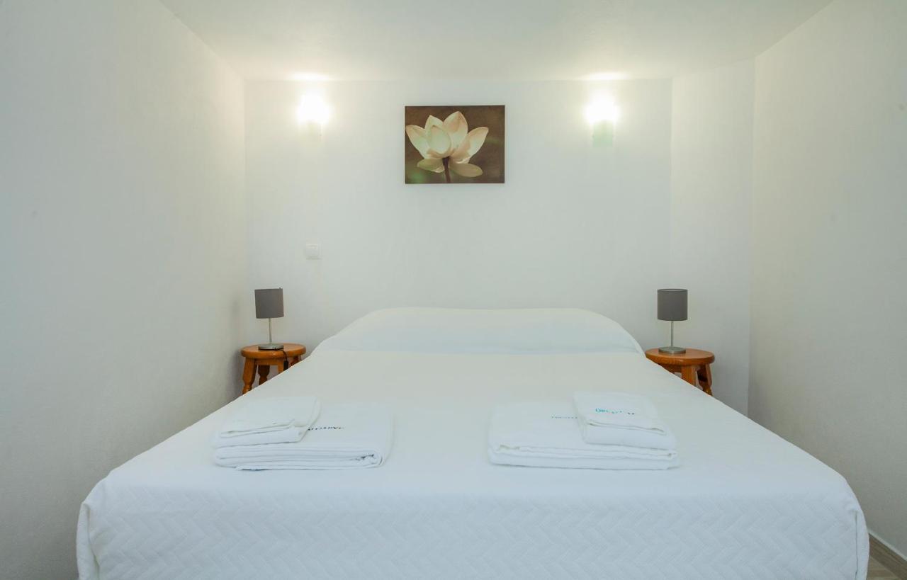 B21 - Oliveira Cozy Flat Lagos